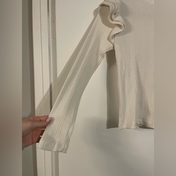 ZARA Ruffle Top - Picture 4 of 5